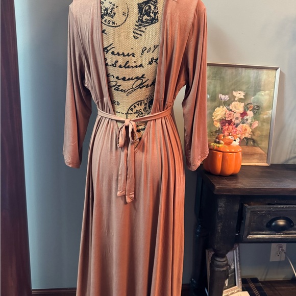 Lila labor and postpartum gown. Size large. NWOT. - Picture 8 of 15